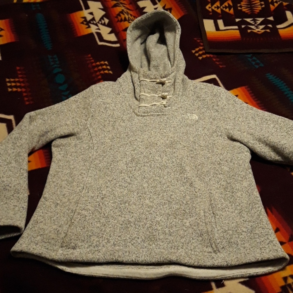 North Face Crescent hooded fleece pullover